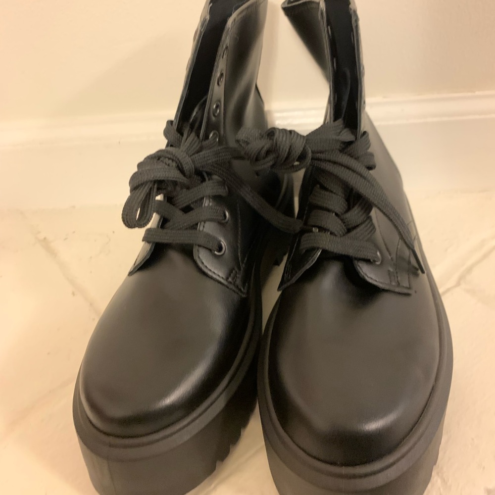 Boots shoes